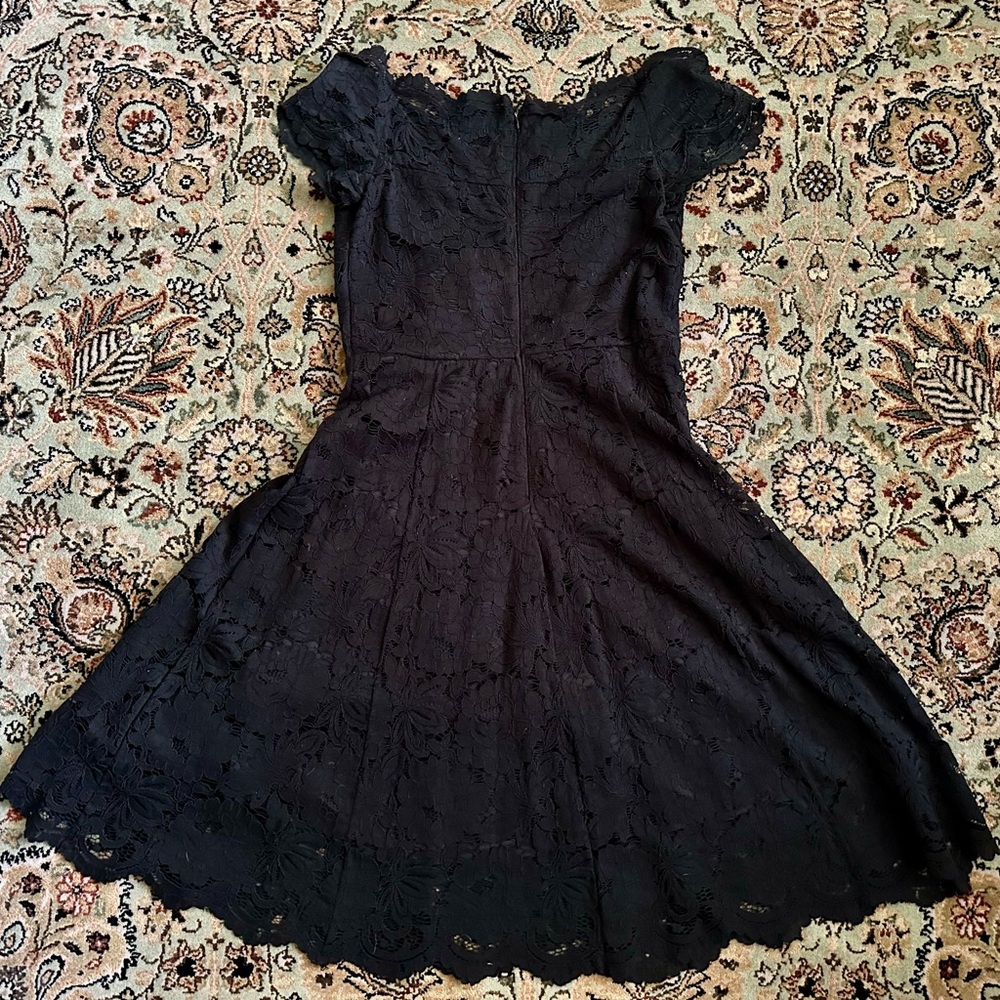 le chateau black lace dress - Picture 2 of 8